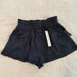 NWT VICI (Mustard Seed) Women's Navy High Waist Shorts Size L (waist 29-30”)